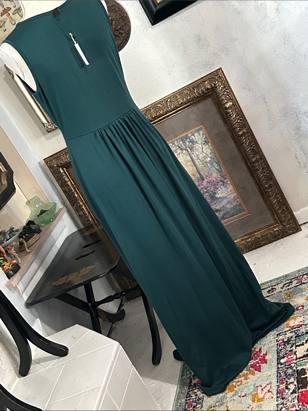 Sleeveless Deep Green V-Neck Maxi Dress - Picture 3 of 3